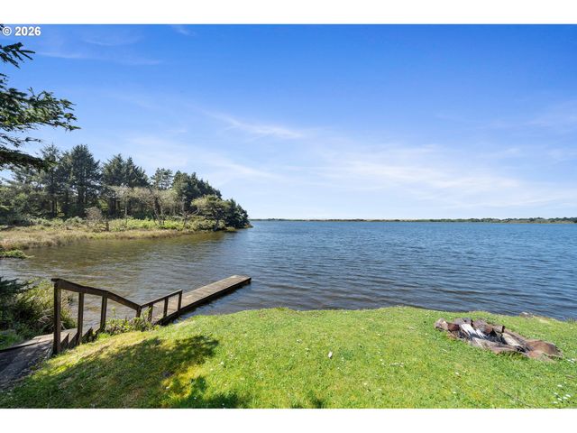 6250 13TH St Nw, Cape Meares, OR 97141