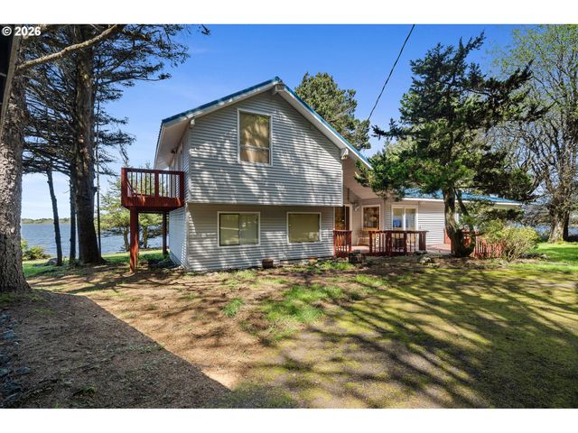 6250 13TH St Nw, Cape Meares, OR 97141