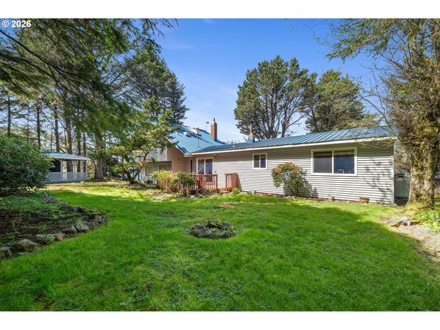 6250 13TH St Nw, Cape Meares, OR 97141