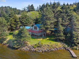 6250 13TH St Nw, Cape Meares, OR 97141