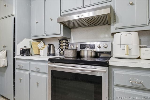 518 E E Street, Jenks, OK 74037