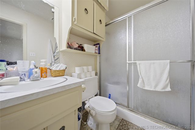 518 E E Street, Jenks, OK 74037