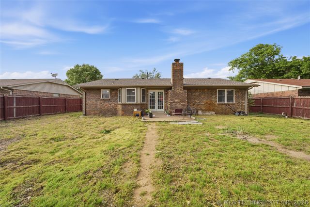 518 E E Street, Jenks, OK 74037