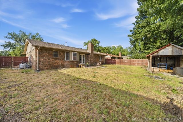 518 E E Street, Jenks, OK 74037