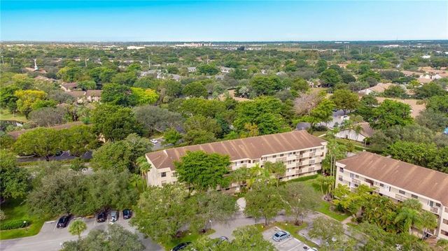 3150 NW 42nd Avenue E401, Coconut Creek, FL 33066