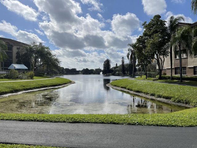 3150 NW 42nd Avenue E401, Coconut Creek, FL 33066