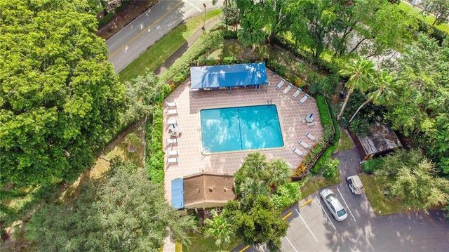 3150 NW 42nd Avenue E401, Coconut Creek, FL 33066