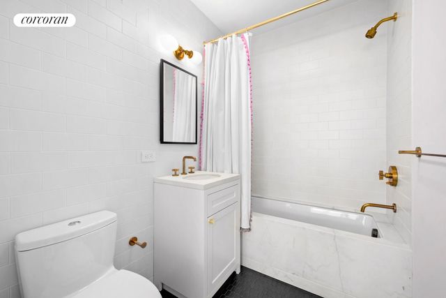 80 Leonard St Apt 5H, New York City, NY 10013