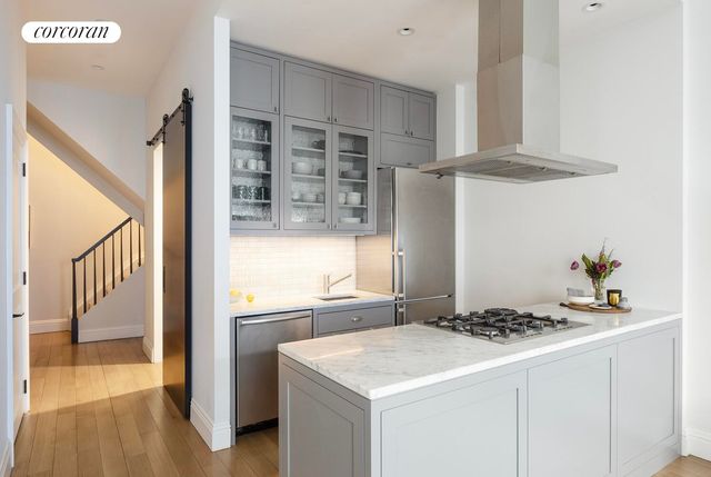 80 Leonard St Apt 5H, New York City, NY 10013