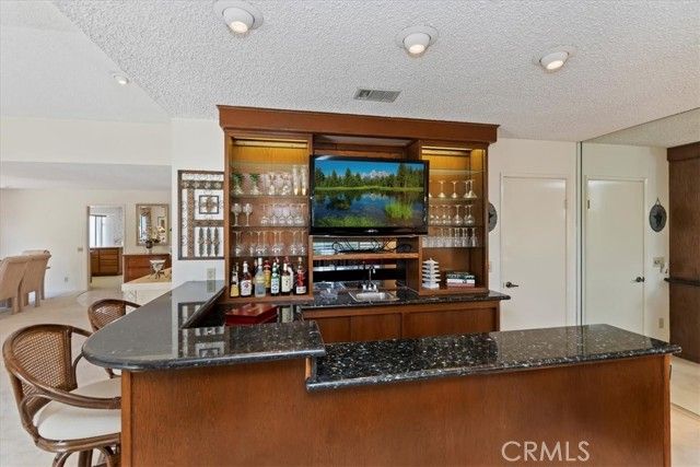 548 Via La Paloma, Riverside, CA 92507