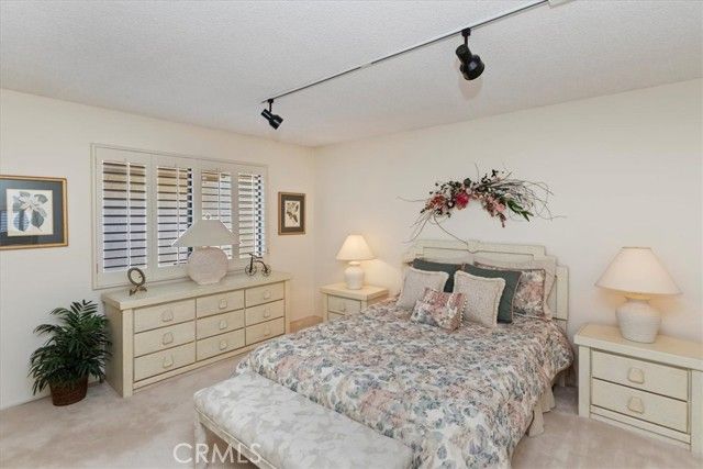 548 Via La Paloma, Riverside, CA 92507