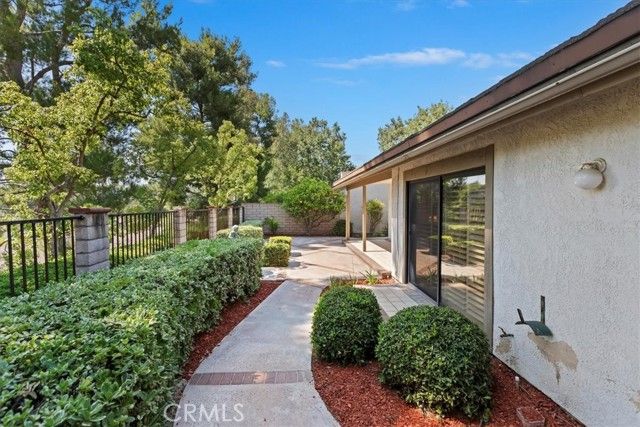 548 Via La Paloma, Riverside, CA 92507