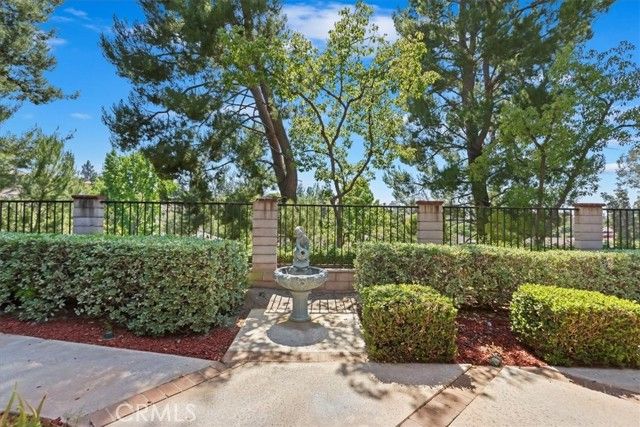 548 Via La Paloma, Riverside, CA 92507