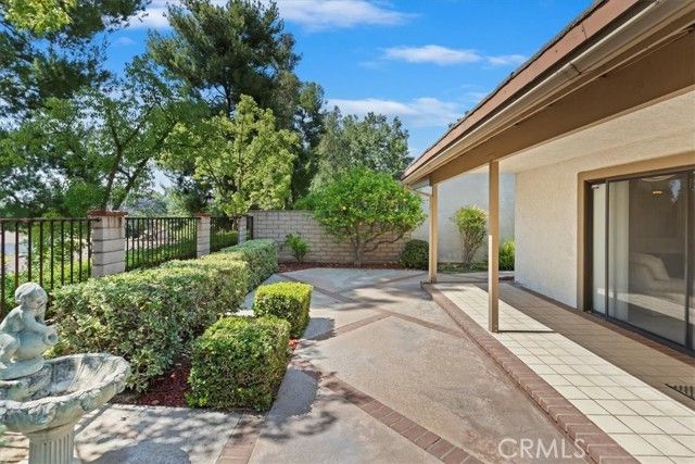 548 Via La Paloma, Riverside, CA 92507