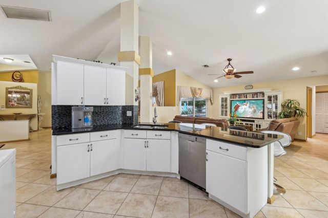 6491 Wetland Dr, Lake Worth, FL 33467