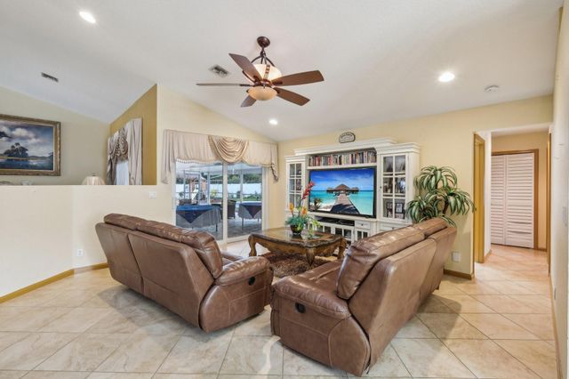 6491 Wetland Dr, Lake Worth, FL 33467