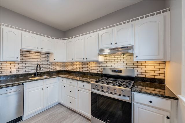 519 Lacock St, Rochester, PA 15074