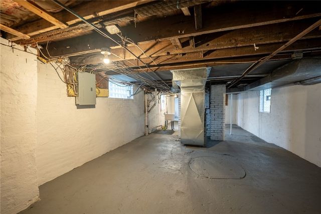 519 Lacock St, Rochester, PA 15074