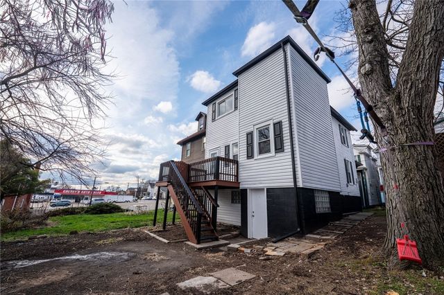 519 Lacock St, Rochester, PA 15074