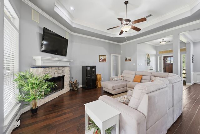 1205 Pecan Glen Road, Brenham, TX 77833