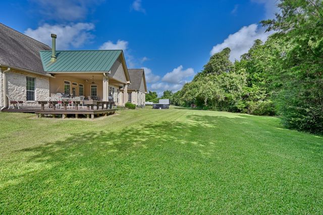 1205 Pecan Glen Road, Brenham, TX 77833