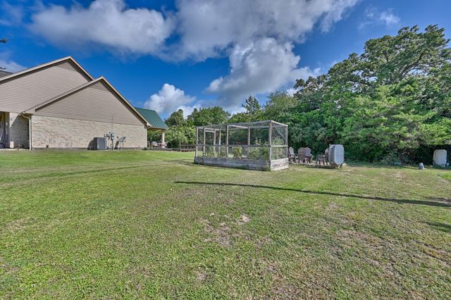 1205 Pecan Glen Road, Brenham, TX 77833