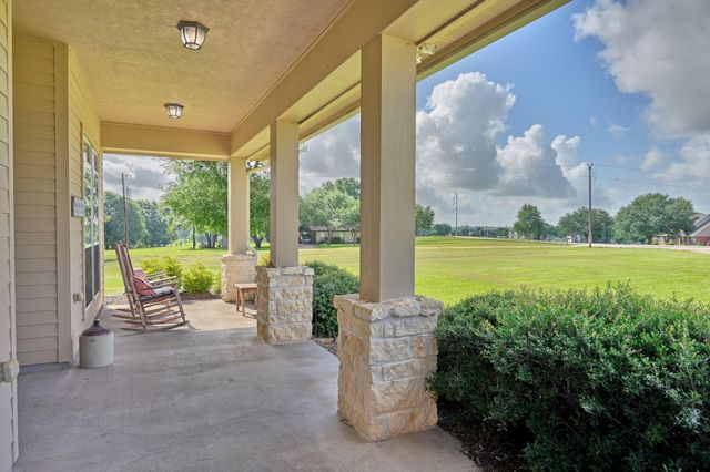 1205 Pecan Glen Road, Brenham, TX 77833