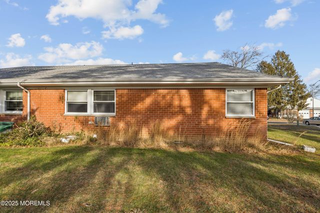 110 Fairway Lane A, Whiting, NJ 08759