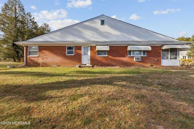 110 Fairway Lane A, Whiting, NJ 08759