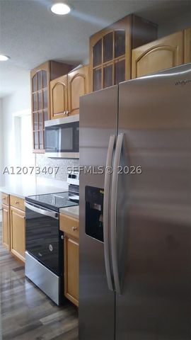 7111 NW 68th Ave, Tamarac, FL 33321