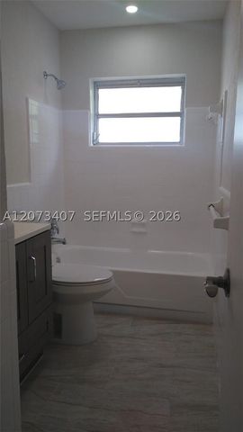 7111 NW 68th Ave, Tamarac, FL 33321