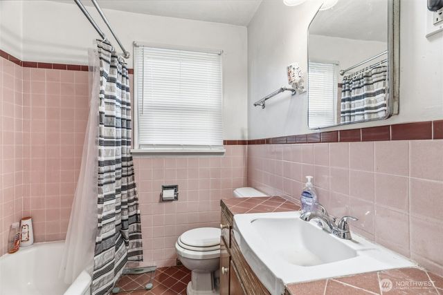 3943 Ocean Beach Highway, Longview, WA 98632