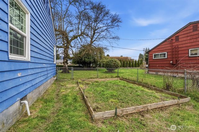 3943 Ocean Beach Highway, Longview, WA 98632