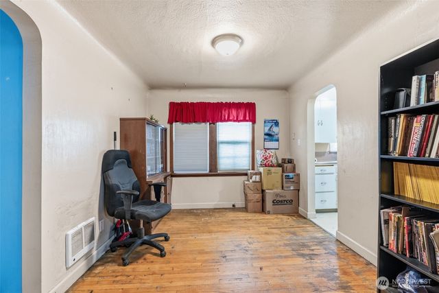 3943 Ocean Beach Highway, Longview, WA 98632