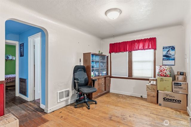 3943 Ocean Beach Highway, Longview, WA 98632