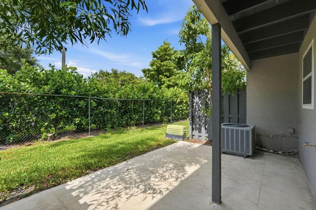 6505 Dockside Circle, Greenacres, FL 33463