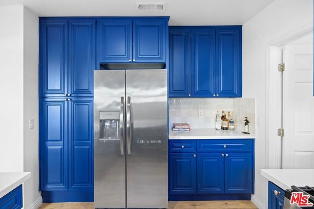 2400 W 74th Street, Los Angeles, CA 90043