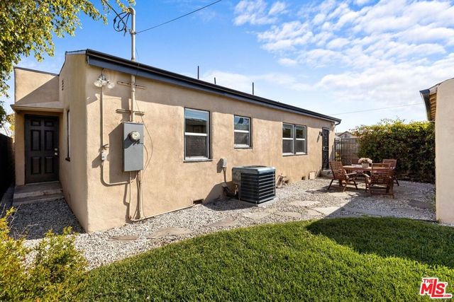 2400 W 74th Street, Los Angeles, CA 90043