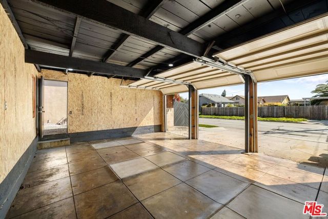 2400 W 74th Street, Los Angeles, CA 90043