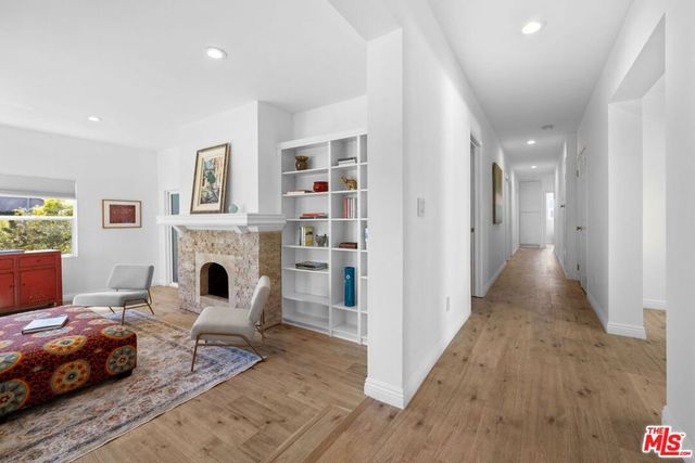 2400 W 74th Street, Los Angeles, CA 90043