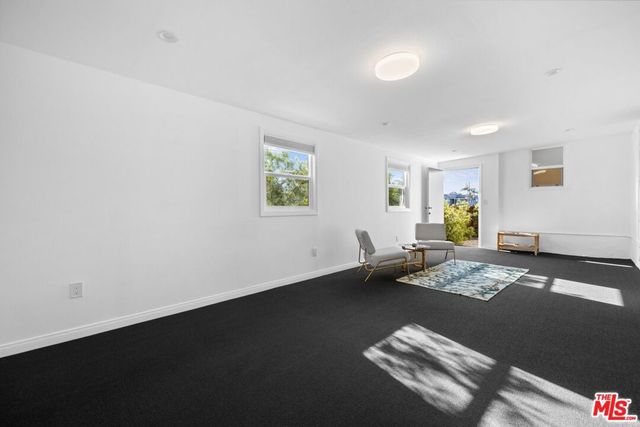 2400 W 74th Street, Los Angeles, CA 90043