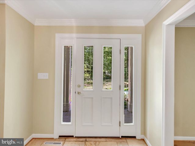 9204 FALLS BRIDGE LN, Rockville, MD 20854