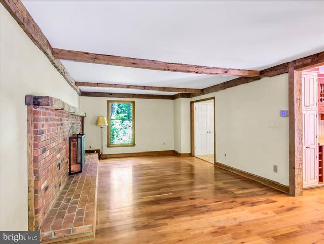 9204 FALLS BRIDGE LN, Rockville, MD 20854