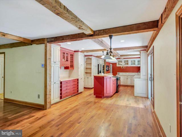 9204 FALLS BRIDGE LN, Rockville, MD 20854