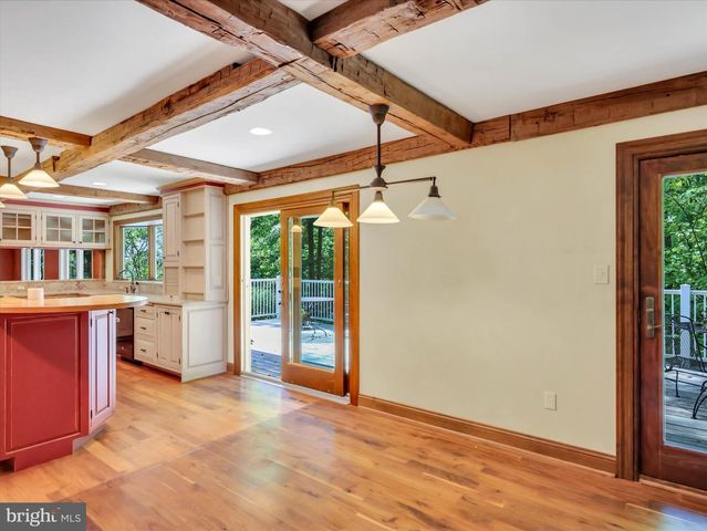 9204 FALLS BRIDGE LN, Rockville, MD 20854