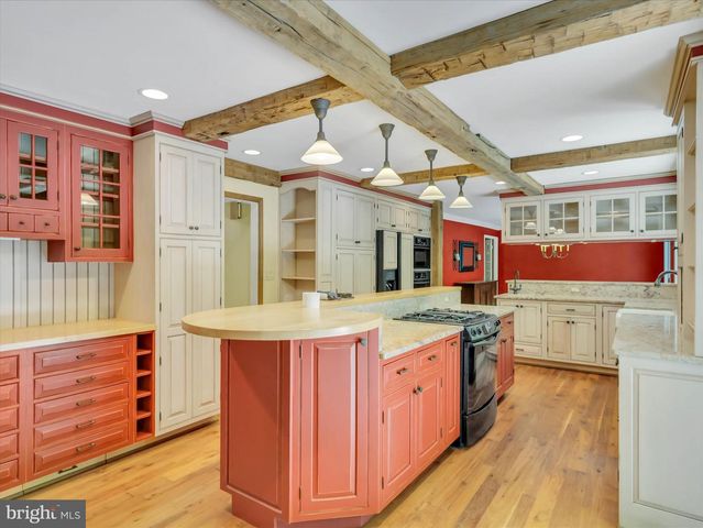 9204 FALLS BRIDGE LN, Rockville, MD 20854