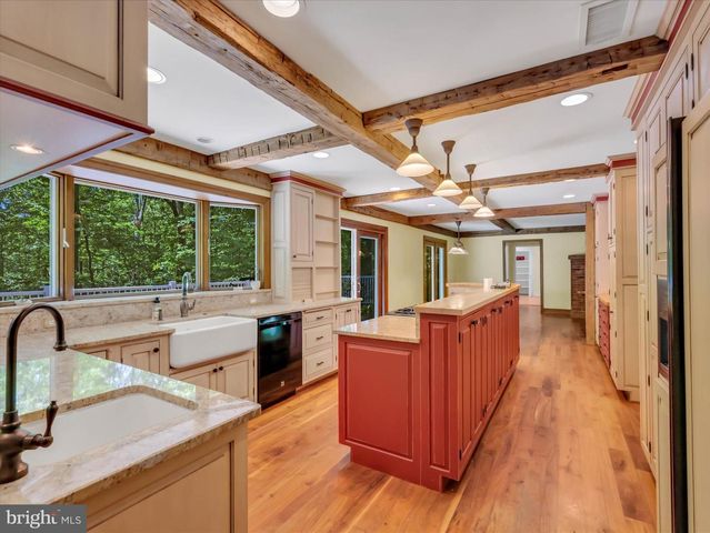 9204 FALLS BRIDGE LN, Rockville, MD 20854
