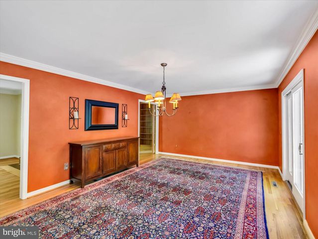 9204 FALLS BRIDGE LN, Rockville, MD 20854