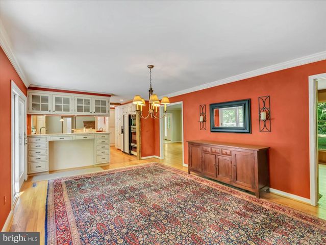 9204 FALLS BRIDGE LN, Rockville, MD 20854