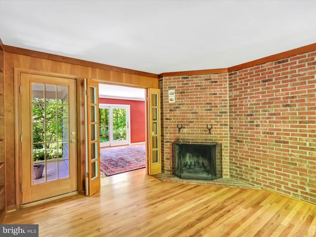 9204 FALLS BRIDGE LN, Rockville, MD 20854